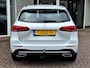 Mercedes-Benz B-klasse 200 Luxury Line | Trekhaak | Achteruitrijcamera | Stoelverwarming | Spoorassistent | LED verlichting | Elektrische achterklep