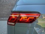 Volkswagen Tiguan R-LINE | PANO | LEDER | HEAD UP DISPLAY | 360 CAMERA | TRAVEL ASSIST | 20INCH