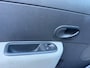 Renault Clio 1.2 Special Line met airco en trekhaak en navigatie en cruise controle