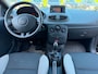 Renault Clio 1.2 Special Line met airco en trekhaak en navigatie en cruise controle