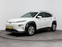 Hyundai Kona Electric EV Fashion 64 kWh | SoH 95,5% | WLTP 484km | Warmtepomp | 3-fasen | Dodehoek | Head-up display | Navigatie | Camera |