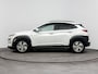 Hyundai Kona Electric EV Fashion 64 kWh | SoH 95,5% | WLTP 484km | Warmtepomp | 3-fasen | Dodehoek | Head-up display | Navigatie | Camera |