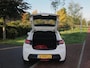 Peugeot e-208 EV Pack 50 kWh | Apple Carplay | Parkeersensoren | Navi | Cruise Control | NL-Auto |
