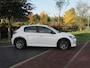 Peugeot e-208 EV Pack 50 kWh | Apple Carplay | Parkeersensoren | Navi | Cruise Control | NL-Auto |