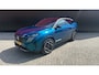 Peugeot E-3008 GT Long Range 230 97 kWh | Trekhaak | Apple Carplay/Android Auto | Navigatie | Adaptieve Cruise | Warmtepomp | Camera | 20'' L.M. | | 11 kW lader | 20"LM-Velgen | Achterbank in delen neerklapbaar
