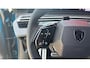 Peugeot E-3008 GT Long Range 230 97 kWh | Trekhaak | Apple Carplay/Android Auto | Navigatie | Adaptieve Cruise | Warmtepomp | Camera | 20'' L.M. | | 11 kW lader | 20"LM-Velgen | Achterbank in delen neerklapbaar