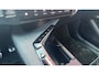Peugeot E-3008 GT Long Range 230 97 kWh | Trekhaak | Apple Carplay/Android Auto | Navigatie | Adaptieve Cruise | Warmtepomp | Camera | 20'' L.M. | | 11 kW lader | 20"LM-Velgen | Achterbank in delen neerklapbaar