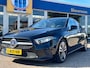 Mercedes-Benz A-klasse 180 Business Solution Luxury | PanoramaDak | Trekhaak | Sfeerverl. | Orig. NL | 100% Dealer onderhoud |