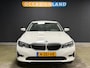 BMW 3-Serie 320i Business Edition|LED|PDC|CRUISE|CAMERA|CARPLAY|BLUETOOTH|NAVI|DAB|TREKHAAK|