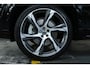 Volvo XC90 T8 Recharge AWD R-Design | Parkeerverwarming | Bowers & Wilkins Premium Audio | Longe Range | Stoelventilatie | 360° Parkeercamera | Panoramadak | Parkeersensoren voor + achter | Massage in voorstoelen | 22''Lichtmetalen velgen | Dealeronderhouden |