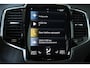 Volvo XC90 T8 Recharge AWD R-Design | Parkeerverwarming | Bowers & Wilkins Premium Audio | Longe Range | Stoelventilatie | 360° Parkeercamera | Panoramadak | Parkeersensoren voor + achter | Massage in voorstoelen | 22''Lichtmetalen velgen | Dealeronderhouden |
