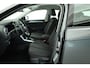 Volkswagen T-Roc 1.5 TSI 150pk DSG | Rijklaar! | Adapt. Cruise | Trekhaak | All Seasons | NAV + CarPlay | Stoelverw. S