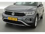 Volkswagen T-Roc 1.5 TSI 150pk DSG | Rijklaar! | Adapt. Cruise | Trekhaak | All Seasons | NAV + CarPlay | Stoelverw. S