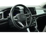 Volkswagen T-Roc 1.5 TSI 150pk DSG | Rijklaar! | Adapt. Cruise | Trekhaak | All Seasons | NAV + CarPlay | Stoelverw. S