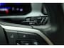 Volkswagen T-Roc 1.5 TSI 150pk DSG | Rijklaar! | Adapt. Cruise | Trekhaak | All Seasons | NAV + CarPlay | Stoelverw. S