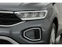 Volkswagen T-Roc 1.5 TSI 150pk DSG | Rijklaar! | Adapt. Cruise | Trekhaak | All Seasons | NAV + CarPlay | Stoelverw. S