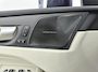 Volvo XC60 2.0 T6 Plug-in hybrid AWD Ultimate Bright 350PK | Schuif-/Kanteldak | Harman Kardon Audio | Stoelventilatie | Massagestoelen | 360 Camera | 21'' Inch Velgen | Apple CarPlay & Android Auto
