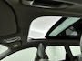 Volvo XC60 2.0 T6 Plug-in hybrid AWD Ultimate Bright 350PK | Schuif-/Kanteldak | Harman Kardon Audio | Stoelventilatie | Massagestoelen | 360 Camera | 21'' Inch Velgen | Apple CarPlay & Android Auto