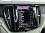 Volvo XC60 2.0 T6 Plug-in hybrid AWD Ultimate Bright 350PK | Schuif-/Kanteldak | Harman Kardon Audio | Stoelventilatie | Massagestoelen | 360 Camera | 21'' Inch Velgen | Apple CarPlay & Android Auto