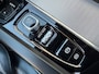 Volvo XC60 2.0 B4 Business R -Line Pro Panodak Volleder Adaptive Cruise Carplay Trekhaak Camera All-Seasonbanden Memory Stoelen