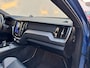 Volvo XC60 2.0 B4 Business R -Line Pro Panodak Volleder Adaptive Cruise Carplay Trekhaak Camera All-Seasonbanden Memory Stoelen