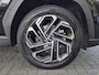 Hyundai Tucson 1.6 T-GDI PHEV Premium Sky 4WD / Dealer onderhouden / All season banden / Glazen schuif- en kanteldak / Head Up Display / Trekgewicht 1210 kg / Stuur- Stoel & Achterbankverwarming / Achteruitrijcamera / Stoelventilatie /