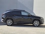 Hyundai Tucson 1.6 T-GDI PHEV Premium Sky 4WD / Dealer onderhouden / All season banden / Glazen schuif- en kanteldak / Head Up Display / Trekgewicht 1210 kg / Stuur- Stoel & Achterbankverwarming / Achteruitrijcamera / Stoelventilatie /