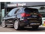 BMW X3 xDrive30e Luxury | Pano | Leer | BLIS | Sfeer | Stoel + Stuurverwarming | 360 camera | HuD | BMW Individual