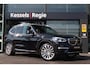 BMW X3 xDrive30e Luxury | Pano | Leer | BLIS | Sfeer | Stoel + Stuurverwarming | 360 camera | HuD | BMW Individual