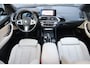 BMW X3 xDrive30e Luxury | Pano | Leer | BLIS | Sfeer | Stoel + Stuurverwarming | 360 camera | HuD | BMW Individual