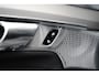 Volvo XC90 2.0 T8 Plug-in hybrid AWD Ultra Black Edition | Luchtvering | Bowers&Wilkins | Trekhaak | Massage/ventilatie | 22" Velgen