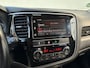 Mitsubishi Outlander 225pk PHEV Intense+ Automaat | Trekhaak 1500 kg geremd | Elektrisch glazen schuif-/kanteldak | Airco | Bluetooth | Automaat | Voorstoelen verwarmd | Achteruitrijcamera | Bluetooth | Cruise control |
