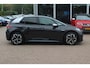 Volkswagen ID.3 First Plus 58 kWh / Trekhaak / Camera / Keyless / Matrix LED / Interieurvoorverwarming / 19'' / DAB / Navigatie / Stoel+Stuurverwarming / ACC