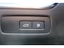 Volvo XC60 T6 Plug-in hybrid AWD Plus Dark Long range / Adaptieve cruise control / Panoramadak / Apple carplay / Parkeersensoren met 360 camera / Elektrische achterklep / Elektrische stoelen met geheugen / Stoel en stuurwielverwarming