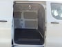 Ford E-Transit Cust. 340 L2H1 Limited 71 kWh | VOORRAAD! | Vehicle Integration System | LED Laadruimteverlichting | Laadvloerbescherming | Bekleding zijwand en achterdeuren