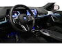 BMW X1 xDrive30e M Sport / Maxton Design Bodykit V.2 / Panoramadak / Elektr. verstelbare voorstoel met memory (links) / Harman Kardon / Rondomzichtcamera / HUD / Apple Carplay - Android Auto / Stoelverwarming / Achteruitrijcamera / LED koplampen / Dodehoek detectie / Sportstoelen