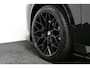 BMW X1 xDrive30e M Sport / Maxton Design Bodykit V.2 / Panoramadak / Elektr. verstelbare voorstoel met memory (links) / Harman Kardon / Rondomzichtcamera / HUD / Apple Carplay - Android Auto / Stoelverwarming / Achteruitrijcamera / LED koplampen / Dodehoek detectie / Sportstoelen