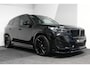 BMW X1 xDrive30e M Sport / Maxton Design Bodykit V.2 / Panoramadak / Elektr. verstelbare voorstoel met memory (links) / Harman Kardon / Rondomzichtcamera / HUD / Apple Carplay - Android Auto / Stoelverwarming / Achteruitrijcamera / LED koplampen / Dodehoek detectie / Sportstoelen