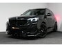 BMW X1 xDrive30e M Sport / Maxton Design Bodykit V.2 / Panoramadak / Elektr. verstelbare voorstoel met memory (links) / Harman Kardon / Rondomzichtcamera / HUD / Apple Carplay - Android Auto / Stoelverwarming / Achteruitrijcamera / LED koplampen / Dodehoek detectie / Sportstoelen