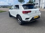 Volkswagen T-Roc 1.5 TSI Sport l LED l Rode Remklauwen l Navigatie l App Connect l Parkeersensoren voor en achter l 18" l