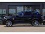 Lynk & Co 01 1.5 | Panoramadak | 360 Graden camera | Elektrische bestuurdersstoel met geheugen | Stoelverwarming | Actieve bochtverlichting | Adaptieve Cruise Control | Stuurassistent | Lane Assist | Navigatie | Elektrische Achterklep | Keyless Entry | Dodehoekassistent