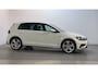 Volkswagen Golf 1.5 TSI 150pk DSG Highline Business R Alcantara Stoelverwarming Navigatie App-Connect