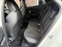 Peugeot e-2008 GT Pack EV 3-FASEN 50kWh 136pk | SCHUIF/KANTELDAK | ALCANTARA | STOELVERW. | ADAPTIVE CRUISE | KEYLESS ENTRY | 180° CAMERA + SENSOREN | DODEHOEKBEW. | CLIMA | 18" LM 'EVISSA' |