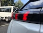 Peugeot e-2008 GT Pack EV 3-FASEN 50kWh 136pk | SCHUIF/KANTELDAK | ALCANTARA | STOELVERW. | ADAPTIVE CRUISE | KEYLESS ENTRY | 180° CAMERA + SENSOREN | DODEHOEKBEW. | CLIMA | 18" LM 'EVISSA' |