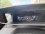 Peugeot e-2008 GT Pack EV 3-FASEN 50kWh 136pk | SCHUIF/KANTELDAK | ALCANTARA | STOELVERW. | ADAPTIVE CRUISE | KEYLESS ENTRY | 180° CAMERA + SENSOREN | DODEHOEKBEW. | CLIMA | 18" LM 'EVISSA' |