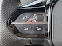 Peugeot e-2008 GT Pack EV 3-FASEN 50kWh 136pk | SCHUIF/KANTELDAK | ALCANTARA | STOELVERW. | ADAPTIVE CRUISE | KEYLESS ENTRY | 180° CAMERA + SENSOREN | DODEHOEKBEW. | CLIMA | 18" LM 'EVISSA' |