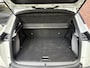 Peugeot e-2008 GT Pack EV 3-FASEN 50kWh 136pk | SCHUIF/KANTELDAK | ALCANTARA | STOELVERW. | ADAPTIVE CRUISE | KEYLESS ENTRY | 180° CAMERA + SENSOREN | DODEHOEKBEW. | CLIMA | 18" LM 'EVISSA' |