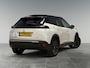 Peugeot e-2008 GT Pack EV 3-FASEN 50kWh 136pk | SCHUIF/KANTELDAK | ALCANTARA | STOELVERW. | ADAPTIVE CRUISE | KEYLESS ENTRY | 180° CAMERA + SENSOREN | DODEHOEKBEW. | CLIMA | 18" LM 'EVISSA' |