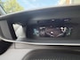 Peugeot e-2008 GT Pack EV 3-FASEN 50kWh 136pk | SCHUIF/KANTELDAK | ALCANTARA | STOELVERW. | ADAPTIVE CRUISE | KEYLESS ENTRY | 180° CAMERA + SENSOREN | DODEHOEKBEW. | CLIMA | 18" LM 'EVISSA' |