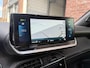 Peugeot e-2008 GT Pack EV 3-FASEN 50kWh 136pk | SCHUIF/KANTELDAK | ALCANTARA | STOELVERW. | ADAPTIVE CRUISE | KEYLESS ENTRY | 180° CAMERA + SENSOREN | DODEHOEKBEW. | CLIMA | 18" LM 'EVISSA' |